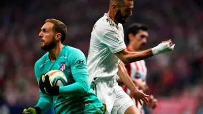 تعليق مثير من أوبلاك حول تصديه لرأسية بنزيما