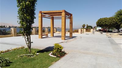 الأقصر تواصل تطوير كورنيش النيل.. وحملة مكبرة لرفع القمامة بالزينية (صور) 