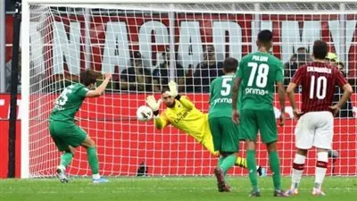 ميلان يسقط أمام فيورنتينا بهزيمة ثقيلة في الدوري الإيطالي 