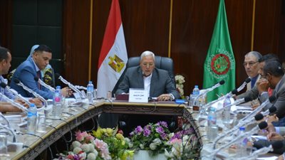 محافظ الدقهلية: للأحزاب دور كبير في توعية الشباب بما يحاك ضد مصر