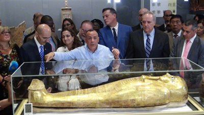 التفاصيل الكاملة لاستعادة مصر تابوت الكاهن نچم عنخ المذهب من أمريكا