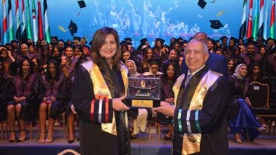 وزيرة الهجرة تشارك بحفل تخرج كلية اللغة والإعلام بالأكاديمية العربية