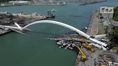 5 قتلى بانهيار جسر في تايوان.. وعمليات البحث مستمرة