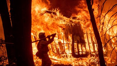 السيطرة على حريق بمنصة بترول برأس غارب دون خسائر بشرية 