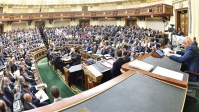 أول تعليق للبرلمان على خفض أسعار المواد البترولية