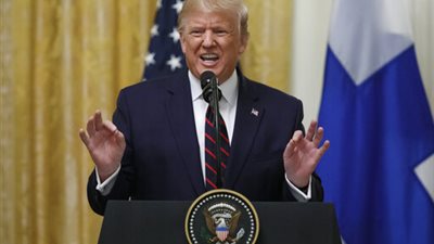 عاجل.. قرار جديد من ترامب بشأن الهجرة لأمريكا