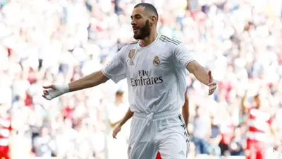 بنزيما يُدون رقم مميز مع ريال مدريد