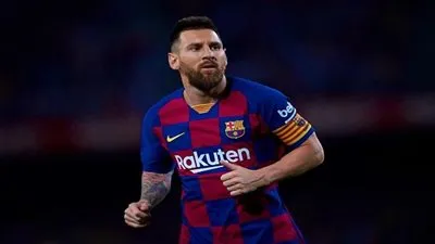 ميسي أيقونة كروية تواصل العزف على تحطيم الأرقام القياسية