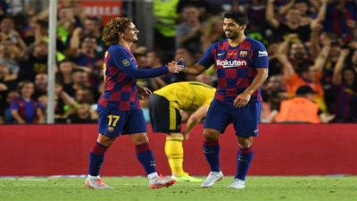 إعلامي إسباني يفاجئ جريزمان بالحديث عن نيمار