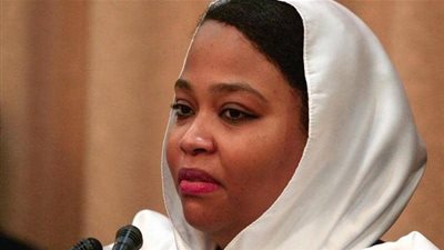 وزيرة سودانية تقدم بلاغ رسمي ضد داعية إسلامي