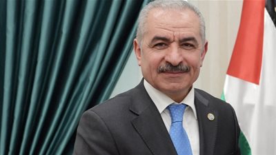 رئيس الوزراء الفلسطيني يصل القاهرة على رأس وفد وزاري كبير