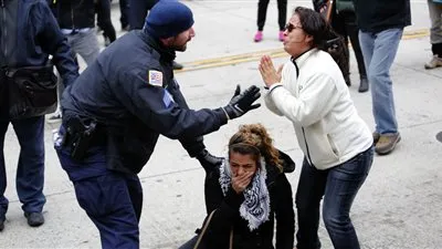 توقيف 85 متظاهرا في احتجاج لتغير المناخ بنيويورك الأمريكية