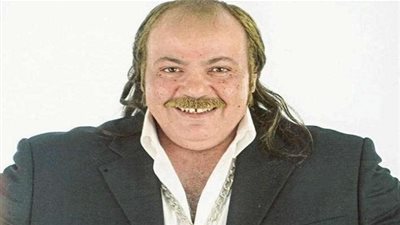 بهذه الكلمات المؤثرة دنيا عبد العزيز تنعى الفنان الراحل طلعت زكريا 