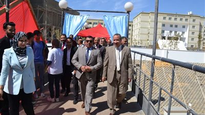 رئيس جامعة السويس يشهد حفل استقبال الطلاب الجدد بكلية الثروة السمكية (صور)