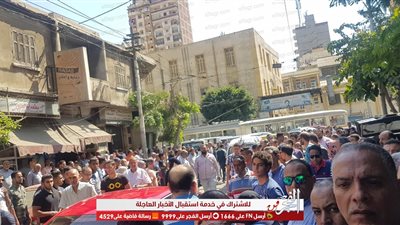 شلل مروري أمام مسجد العمري بالإسكندرية بسبب جنازة طلعت زكريا 