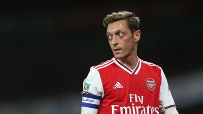 إيمري يجبر أوزيل على توديع أرسنال 