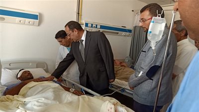 محافظ شمال سيناء يزور مصابي حادث بئر العبد وتقديم واجب العزاء في الشهداء