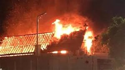 النيران تلتهم 