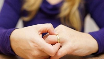 مصرية تطلب الطلاق من زوجها.. والسبب 