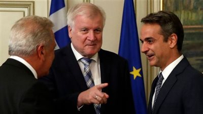 الشرطة القبرصية تعتقل 21 مهاجرًا عبروا الخط الفاصل