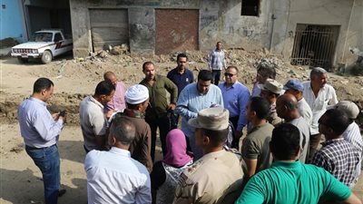 نائب محافظ السويس يتابع أعمال التطوير بالمناطق المحرومة من المرافق والخدمات 