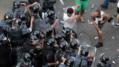 الخارجية الأمريكية تكشف عن مراقبتها لتظاهرات لبنان عن قرب