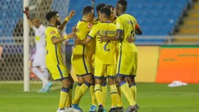 النصر يخطف فوزًا صعبًا من الرائد في الدوري السعودي