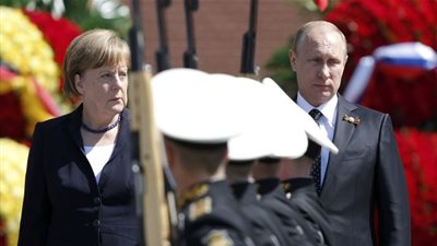 الكرملين: الرئيس الروسي وميركل بحثا دفع التسوية السورية