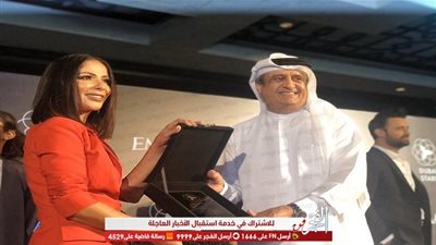 منى زكي أول فنانة مصرية في ممر مشاهير دبي (صور) 