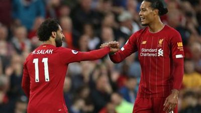 فان دايك يشيد بحارس ليفربول 