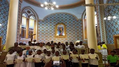 الأب إيليا إسكندر الفرنسيسكاني يترأس القداس الإلهي بكنيسة العذراء في الزيتون