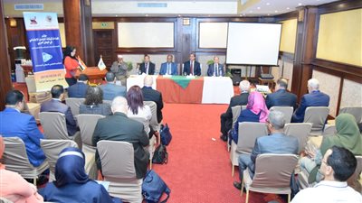جامعة سوهاج تناقش مخاطر وتحديات شبكات التواصل الاجتماعي