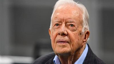 إصابة الرئيس الأمريكي الأسبق بكسر في الحوض.. ونقله إلى المستشفى