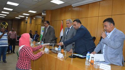 محافظ المنيا يسلم أجهزة لـ20 عروسة من الأيتام والأولى بالرعاية