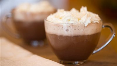 مشروبات دافئة سهلة التحضير للوقاية من برودة الطقس