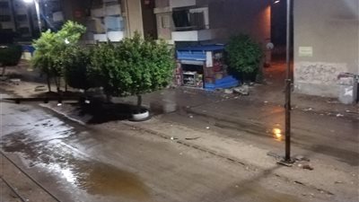 استمرار سقوط أمطار غزيرة بكافة أحياء السويس (صور)