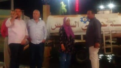 محافظ السويس يتابع الحركة المرورية بطريق القاهرة وسحب مياه الأمطار (صور)