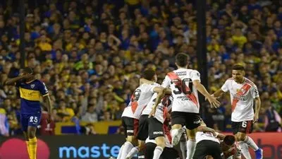 ريفر بليت يقهر بوكا جونيورز ويعادل رقم عمالقة القارة