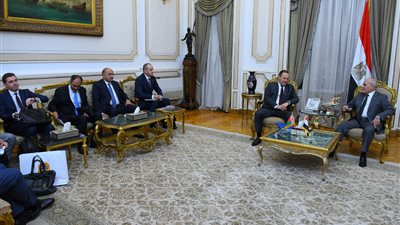 مصر وبيلاروسيا تبحثان التعاون في الصناعات العسكرية 