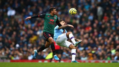 تريزيجيه ضد مانشستر سيتي.. أداء جيد مغلف بالآفة الخطيرة (فيديو)