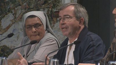 سينودس الأساقفة الكاثوليك يناقش دور المرأة في الكنيسة 