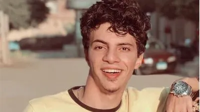 شاهد.. أول فيديو لمحمد راجح المتهم بقتل شهيد الشهامة من داخل المحكمة