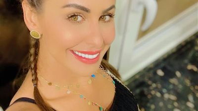 بتسريحة شعر مميزة مي سليم تشعل السوشيال ميديا