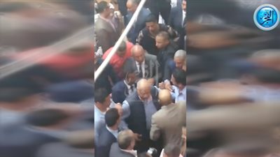 لحظة تقديم وزير النقل واجب العزاء في ضحية 