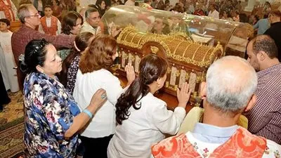 كنائس المنيا تستقبل رفات القديسة تريزا الطفل يسوع (صور)