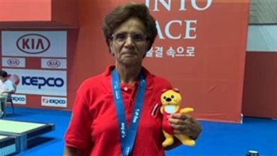 سباحة عن حصولها على فضية ببطولة العالم بعد سن الـ70: 