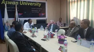 مجلس جامعة أسوان يستعرض نجاح أسبوع شباب الجامعات الإفريقية