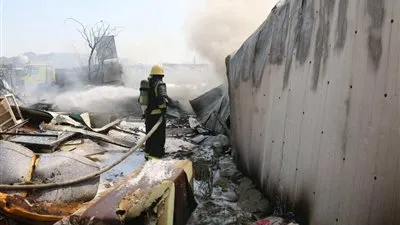 الدفاع المدني: السيطرة على حريق بمحطة وقود على طريق مكة جدة السريع