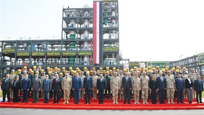 شاهد.. لحظة افتتاح الرئيس السيسي مصنعي النصر للكيماويات في أبورواش 