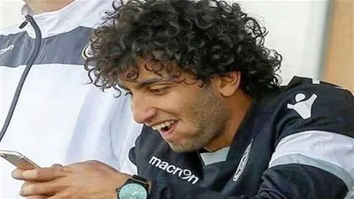 زميل عمرو ورده يكشف تفاصيل اشتباكه مع الجماهير اليونانية وحقيقة عدم إلتزامه